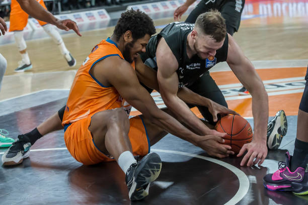 经济因素的 经济因素的